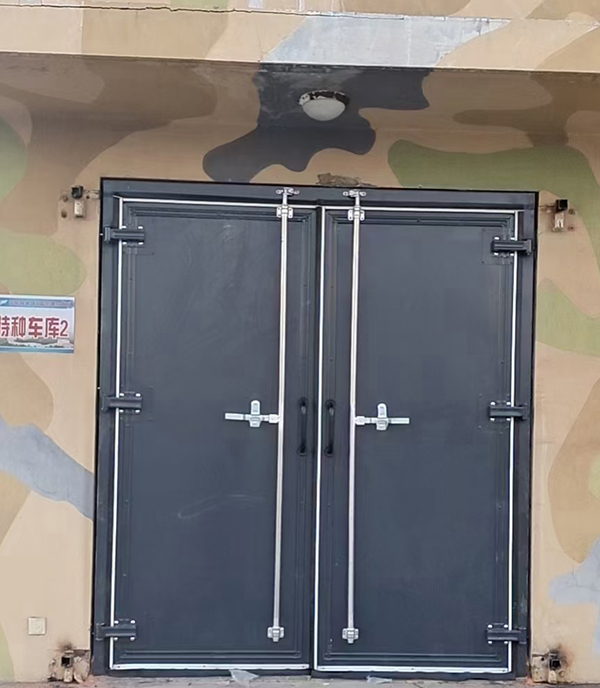 临潭工业平开门