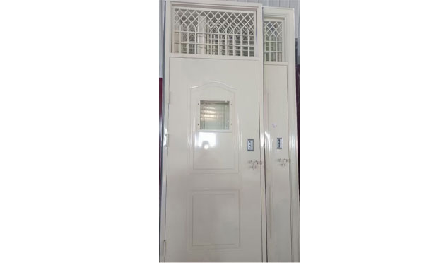 临潭学校教室门