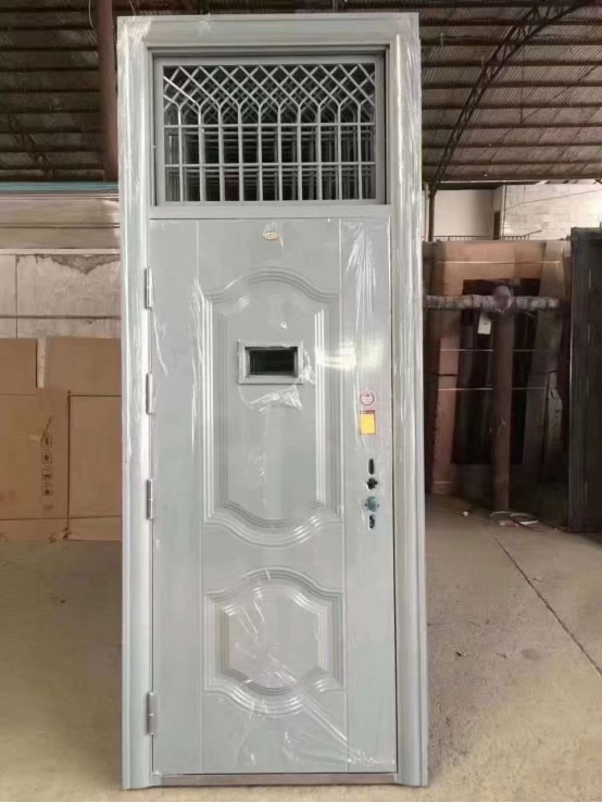 临潭学校教室门