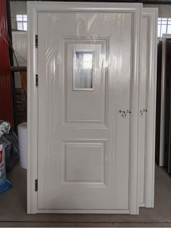 临潭学校教室门