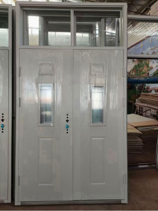 临潭学校教室门