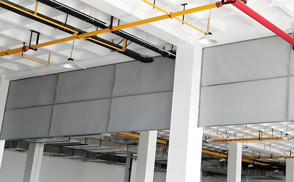 商场防烟分区常闭节点：临潭挡烟垂壁高度与控制器接线图解