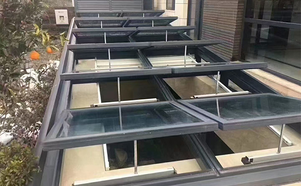 某轨道交通车辆维修车间临潭排烟窗应用