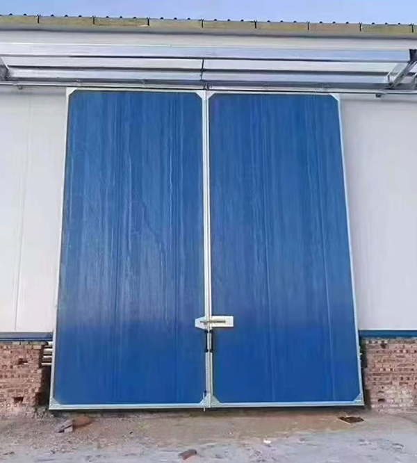 临潭工业门在大型仓储物流通道中的应用实例